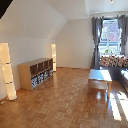 Apartments Mi Casa 6 * Грац